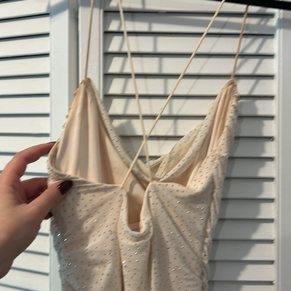 Klesis bodycon ruched faux diamond dress | Ivory - Picture 9 of 11